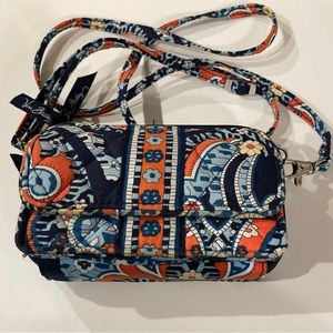 Vera Bradley Wristlet Crossbody Wallet Marrekesh Pattern